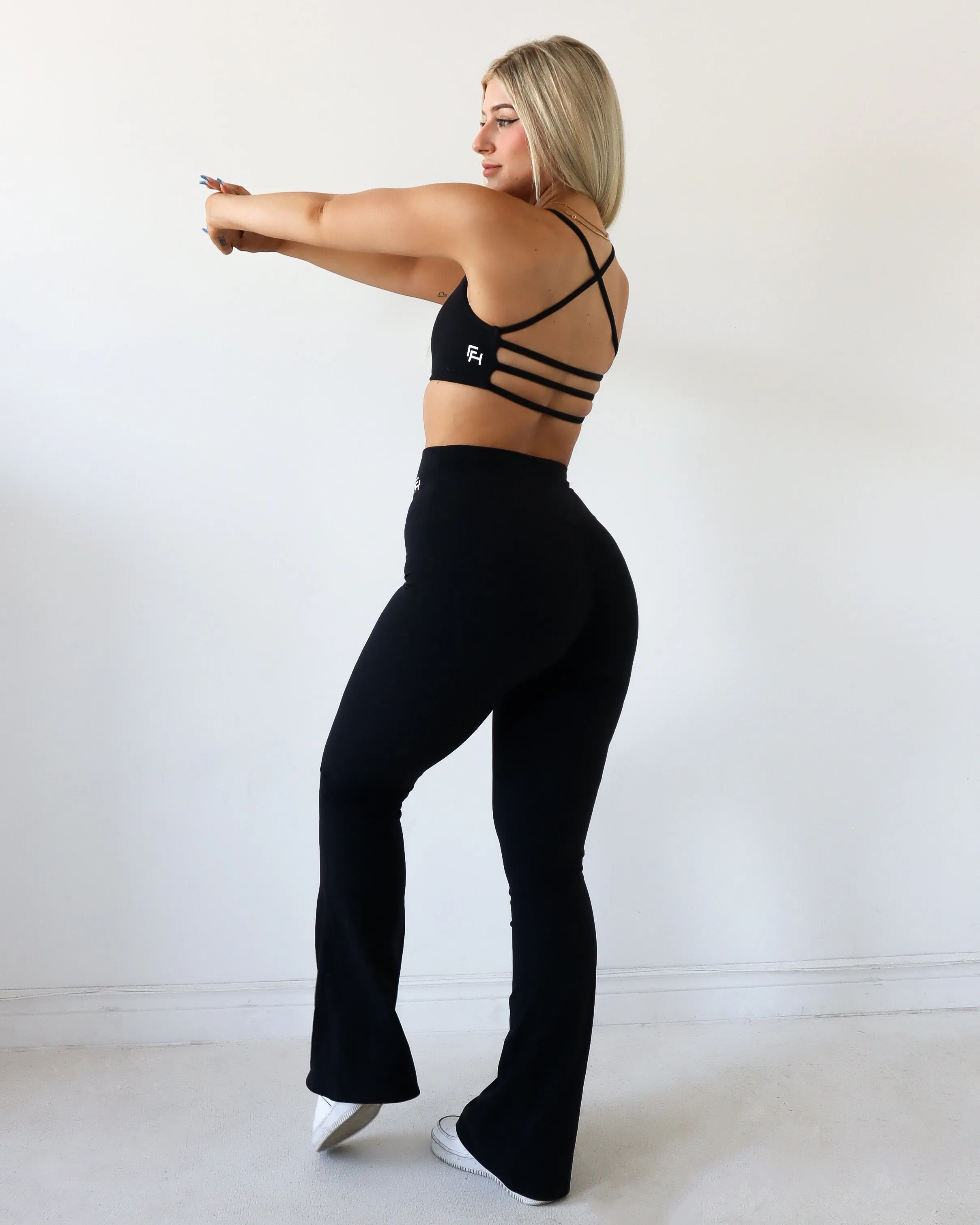 Core Sports Bra - Black