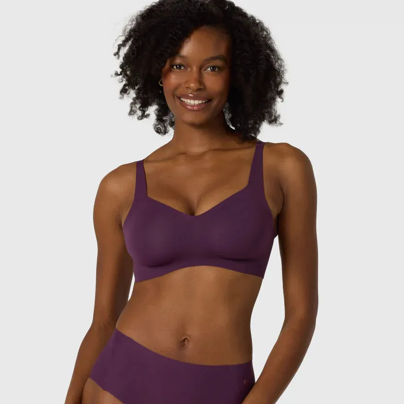EVELYN AND BOBBIE BEYOND BRA