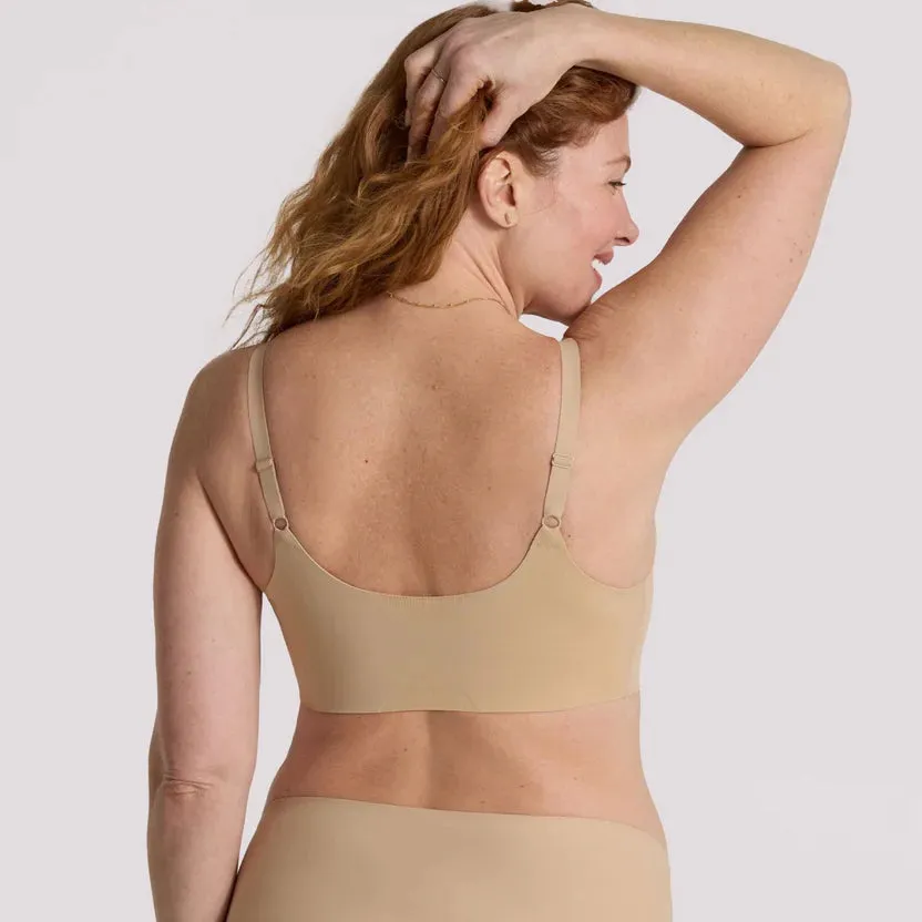 Evelyn Bobbie Structured Scoop Wireless Bra